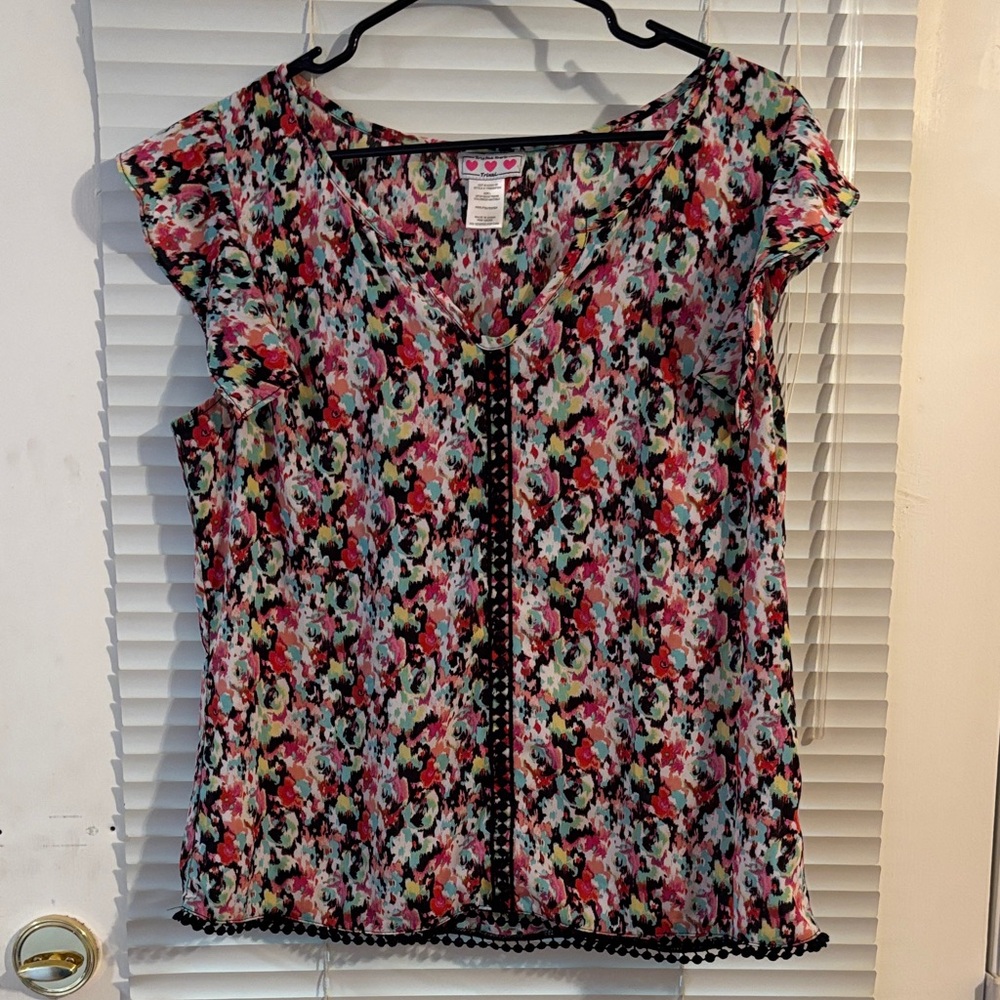 Three Hearts Multicolor Floral V-Neck Cap Sleeve Blouse with Black Trim